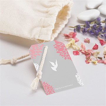 Pochon communion colombe et fleurs - Mise en situation