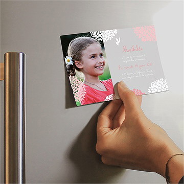 Faire-part communion colombe et fleurs magnet - Mise en situation