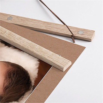 Affiche naissance paisible - Détail des supports en bois