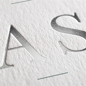 Faire-part mariage sculpture portrait dorure - Détail du faire-part