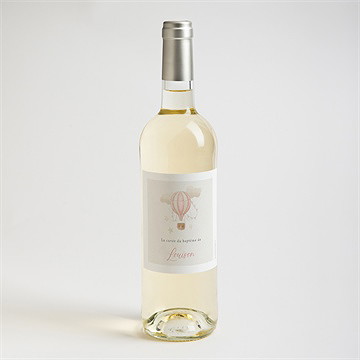 Etiquette de bouteille baptême la montgolfière - Mise en situation
