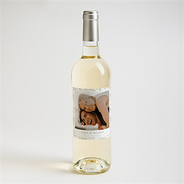 Etiquette de bouteille mariage fleuri - Mise en situation