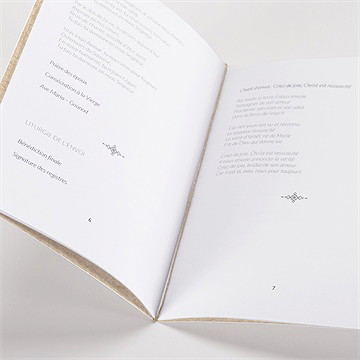 Livret de messe mariage billet d'avion - Mise en situation