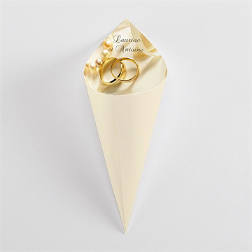 Cornet confettis mariage alliances fond crème