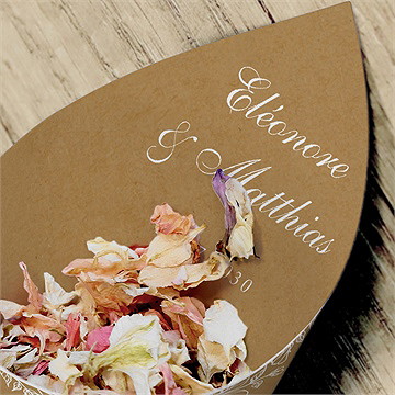 Cornet confettis mariage belle découverte - Mise en situation