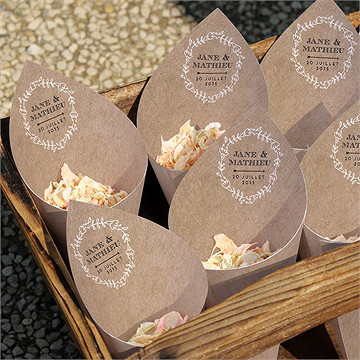 Cornet confettis mariage kraft en folie - Mise en situation