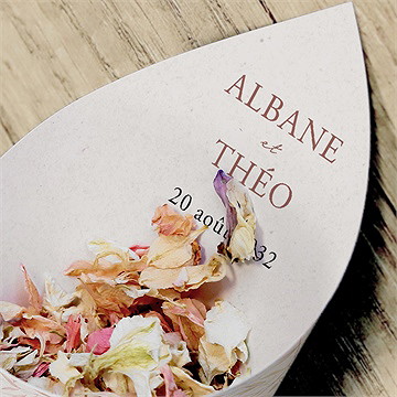 Cornet confettis mariage poésie boheme - Mise en situation