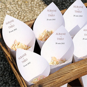 Cornet confettis mariage poésie boheme - Mise en situation