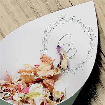 Cornet confettis mariage tout pour toi - Mise en situation