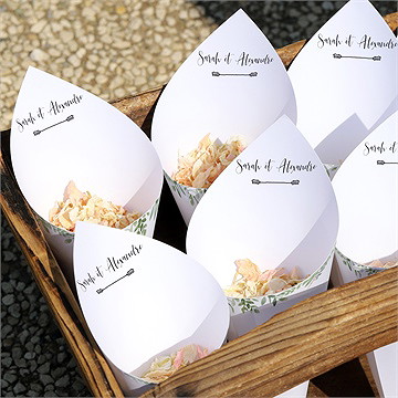 Cornet confettis mariage balade champetre - Mise en situation