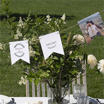 Guirlande mariage avec programme - Mise en situation