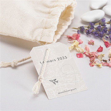 Pochon baptême mon passeport bapteme - Mise en situation