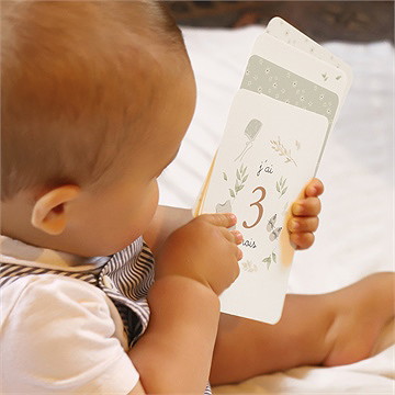 Carte étape bébé affaires bébé - Mise en situation