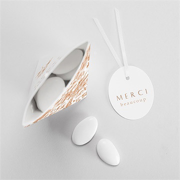 Boîte de dragées mariage passionnément étui - Mise en situation