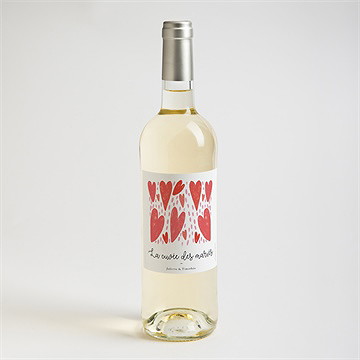 Etiquette de bouteille mariage coeurs - Mise en situation