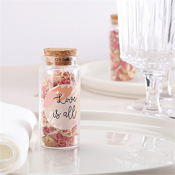 Mignonette mariage love is all sticker - Mise en situation