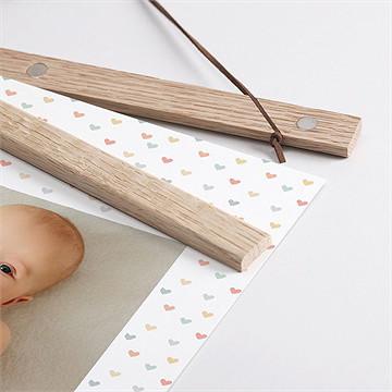 Affiche naissance petits cœurs - Détail des supports en bois