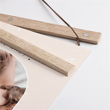 Affiche naissance cœurs délicats - Détail des supports en bois