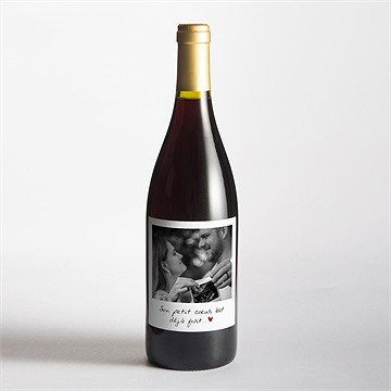 Étiquette bouteille annonce grossesse calendrier - Mise en situation