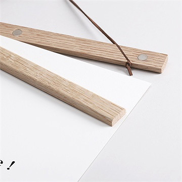 Affiche annonce grossesse la famille s'agrandit ! - Détail des supports en bois