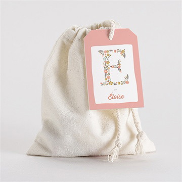 Boîte de dragées baptême initiales à motifs pochon - Mise en situation