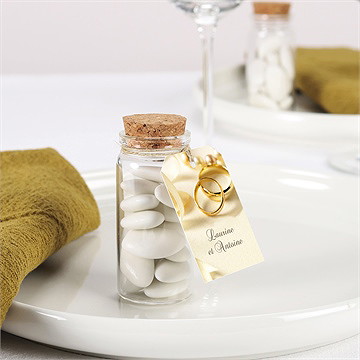 Boîte de dragées mariage alliances mignonette - Mise en situation