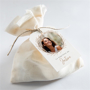 Etiquette baptême fille adulte - Mise en situation