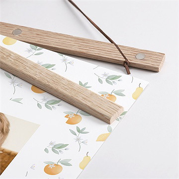 Affiche naissance motif fruité - Détail des supports en bois