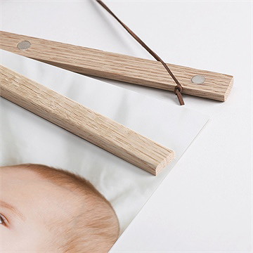 Affiche naissance adorables pictos - Détail des supports en bois