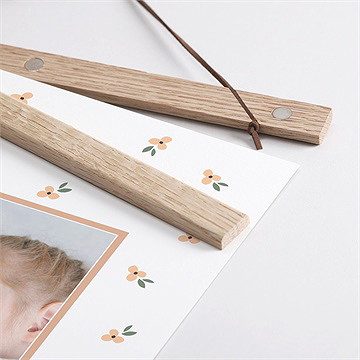 Affiche naissance ma petite soeur - Détail des supports en bois