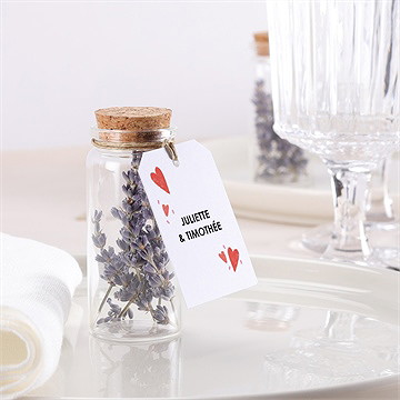 Mignonette mariage coeurs étiquette - Mise en situation