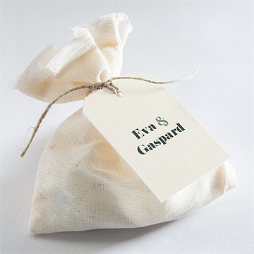 Etiquette mariage tons vert sauge - Mise en situation