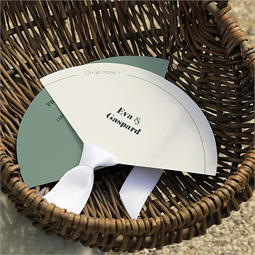 Eventail mariage tons vert sauge - Mise en situation