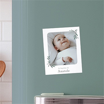 Faire-part de baptême photo vert sauge - Mise en situation