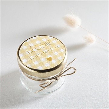 Sticker naissance jaune vichy - Mise en situation