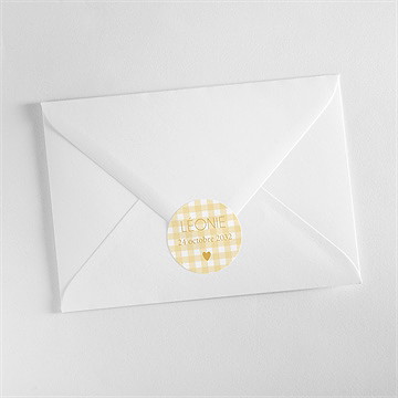 Sticker naissance jaune vichy - Mise en situation