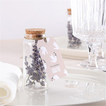 Mignonette baptême envolée de colombes étiquette - Mise en situation