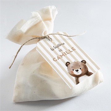 Etiquette baptême ours en rayures - Mise en situation