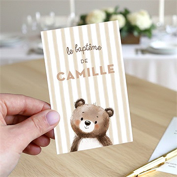 Signet baptême ours en rayures - Mise en situation
