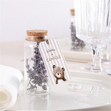 Mignonette baptême ours en rayures étiquette - Mise en situation