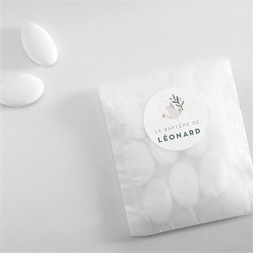 Sticker baptême petite église - Mise en situation