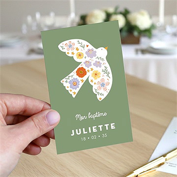 Signet baptême colombe fleurie - Mise en situation