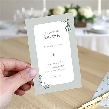 Signet baptême photo vert sauge - Mise en situation