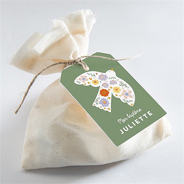 Etiquette baptême colombe fleurie - Mise en situation