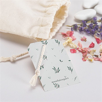 Pochon baptême photo vert sauge - Mise en situation