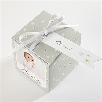 Boîte de dragées baptême fleuri vert d'eau - Dessus de la boîte