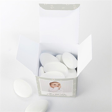 Boîte de dragées baptême fleuri vert d'eau - Intérieur de la boîte