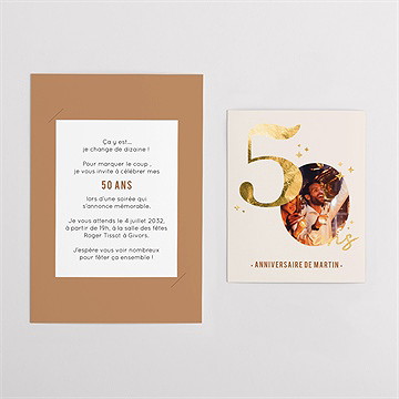 Invitation anniversaire paillette couleur 50 ans - Mise en situation
