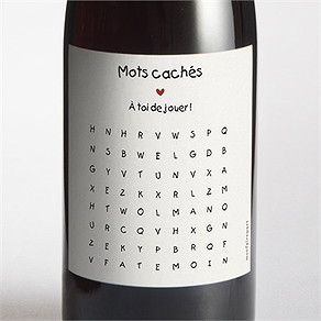 Étiquette de bouteille demande témoin mots cachés