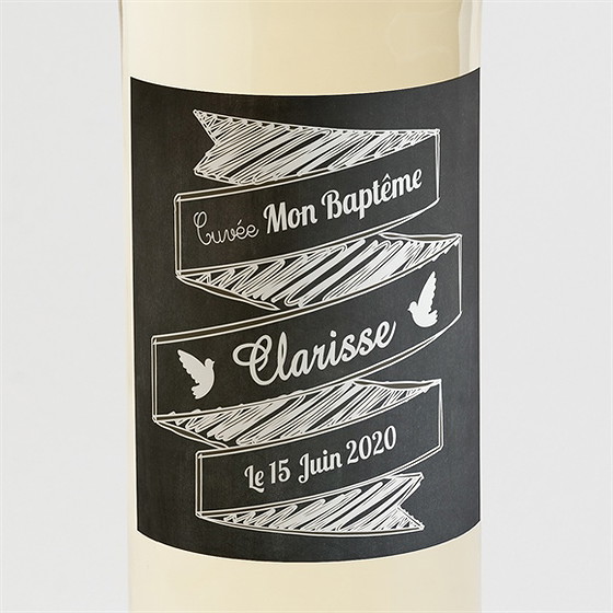 Etiquette de bouteille baptême craie sur ardoise